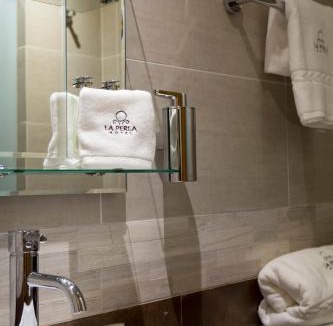 Santa Cruz Hotel | La Perla Hotel
