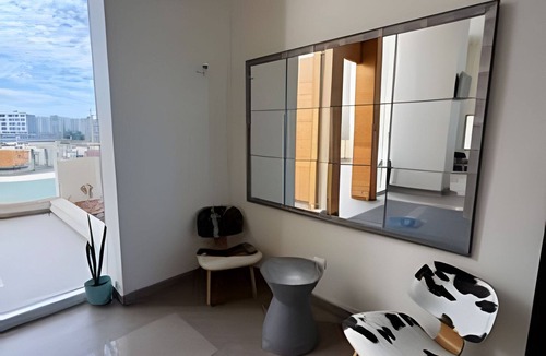 La Serena House | Lagoon beach white 311