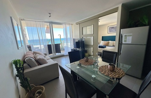 La Serena House | lagoon beach white 803