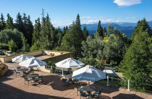 San Carlos de Bariloche Hotel | Lake-View Triple Room +Free Buffet Breakfast w/Pool Access | 5Mins to Bariloche