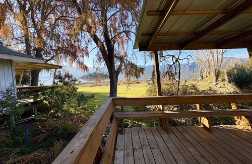 San Francisco de Mostazal Cabin | Lakefront Aculeo: Fast Wifi, Pet & Wood Hot Tub