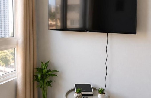 Las Rejas Apartment | Large apartment for 6, Quinta Normal, Metro, Bleached
