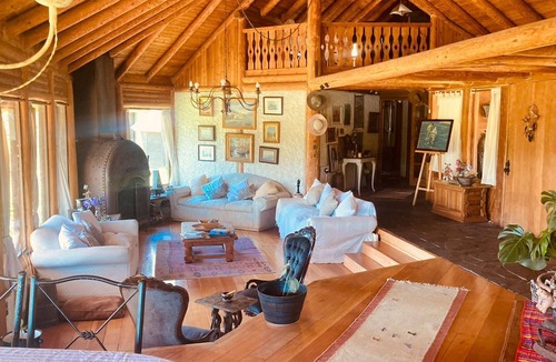 Pucon House | Large house on the road to the volcano, 5 km from downtown and 12 km from the ski center.