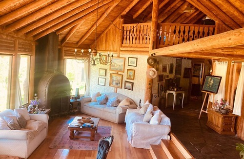 Pucon House | Large house on the road to the volcano, 5 km from downtown and 12 km from the ski center.