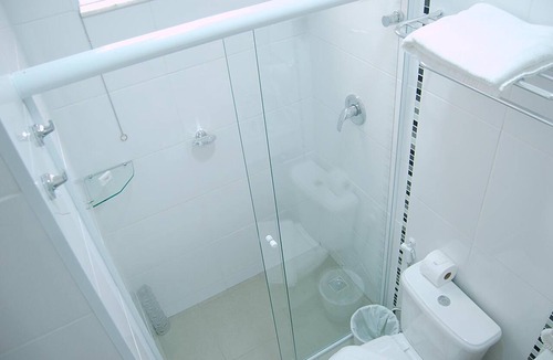 Limeira Hotel | Limeira Stay | Double Room | Free Parking + 2.4 mi to Cathedral