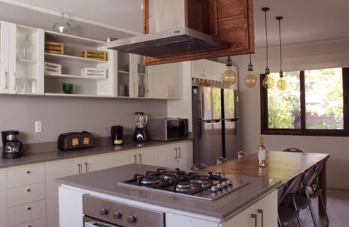 Providencia House | Lindas Casas para grupos y familias