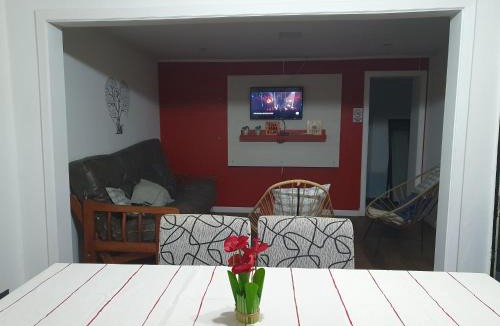 Veintiocho de Noviembre House | Los manzanares, casa histórica