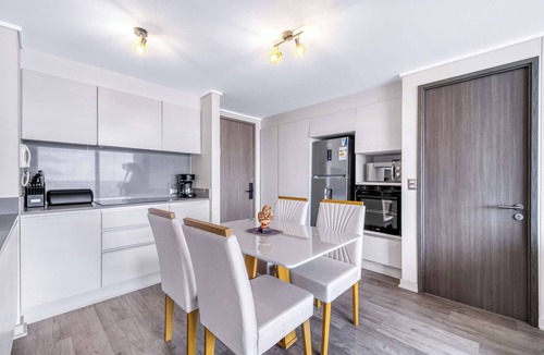 Renaca Apartment | Los Mirlos Stay- 2B w/Wifi