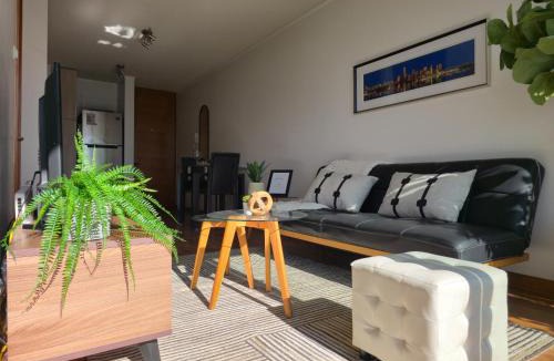 Apoquindo Apartment | Lujoso Depto Las Condes - vista panorámica, a una cuadra del metro & estacionamiento gratis