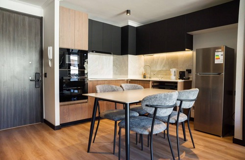 Providencia Apartment | Luxe 2BR Parkside Retreat | Pool and Gym Included