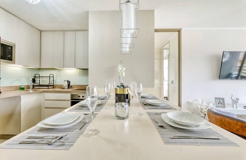 Santiago Apartment | Luxury Silver 3D Parking & Wifi