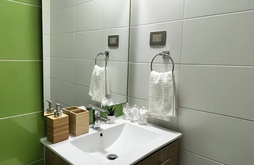 Las Rejas Apartment | M&C DC1001