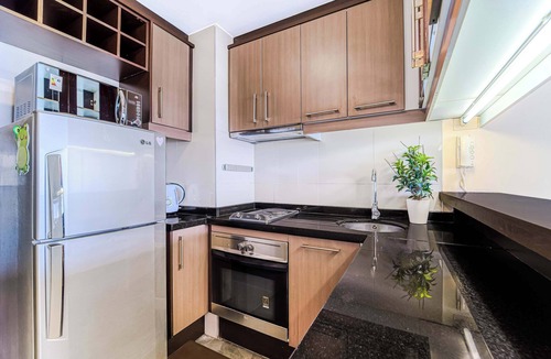 Apoquindo Apartment | Manquehue View 1B, Parking and City Views