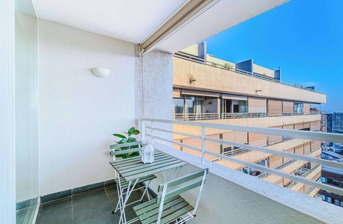 Apoquindo Apartment | Manquehue View 1B, Parking and City Views
