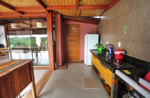 Paraibuna Cottage | Mirantes Paraibuna: Casa Rosada - Refuge overlooking the river Jacuzzi 1:40 AM SP