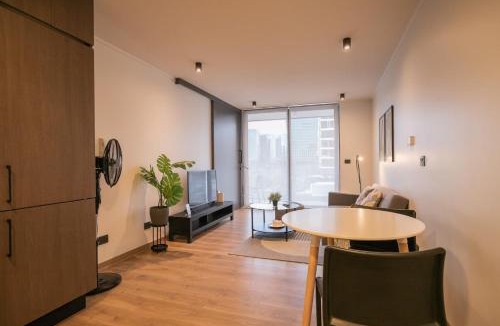 El Golf Apartment | Modern 1BR steps from Escuela Militar