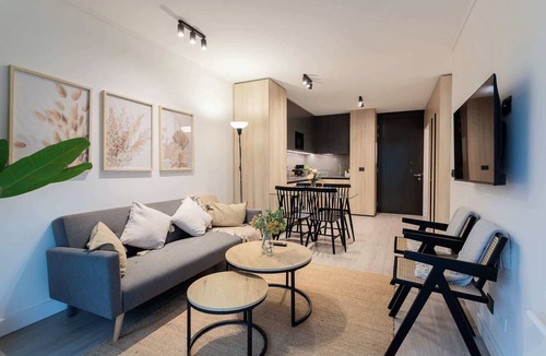 Apoquindo Apartment | Modern 2BR2BA Prime Las Condes Escape for 4 Guests