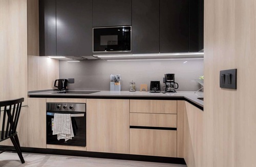 Apoquindo Apartment | Modern 2BR2BA Prime Las Condes Escape for 4 Guests