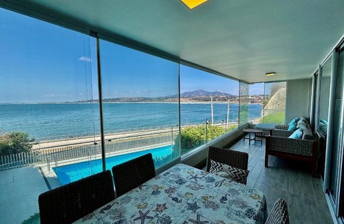 Concon Apartment | Modern and Cozy Beachfront Apartment