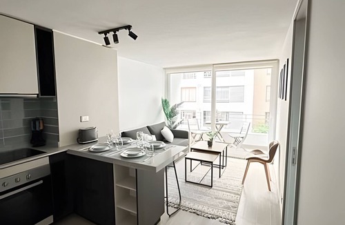 Downtown Santiago House | Modern downtown apartment just steps from Movistar Arena