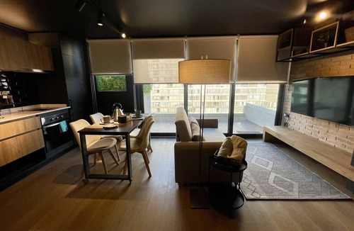 Downtown Santiago Apartment | Modern Studio - City Views, Fast Wifi & Parking