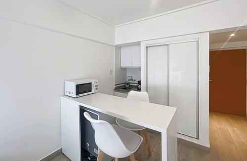 El Centro Apartment | Modern Studio with Amenities and balcony in the Heart of the City