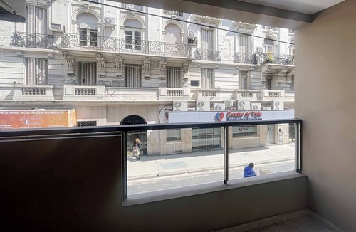 El Centro Apartment | Modern Studio with Amenities and balcony in the Heart of the City