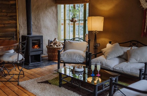 San Alfonso Cabin | Mountain Cabin with Wood-Burning Stove in Cajon del Maipo Chile