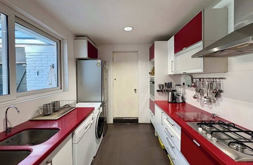 Apoquindo House | Near Cerro San Cristobal: House w/Garden & Parking