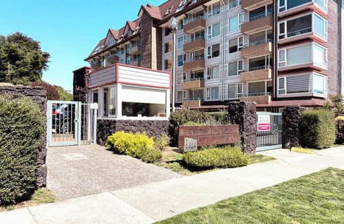 Puerto Varas Apartment | Oasis Puerto Chico: Terrace, Lake & Parking. Away from home, right at home.
