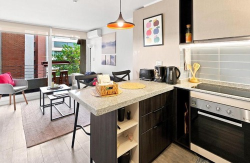 Downtown Santiago Apartment | Oceana Suites Movistar Arena I Eco España