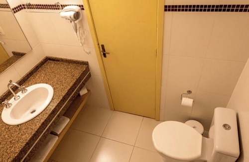 Foz do Iguacu City Centre Hotel | One Unit w/Double Bed | Breakfast Included | Gym Access | Near Waterfalls