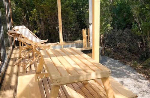 Lenca Cabin | OUTSCAPE | Cabaña en Lago Chapo con Hot Tub