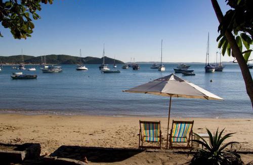 Ossos Villa | Pé na Areia da Praia dos Ossos e Seis Suítes