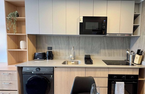 La Florida Apartment | Panoramic Andes View Apt, Pool & Free Parking