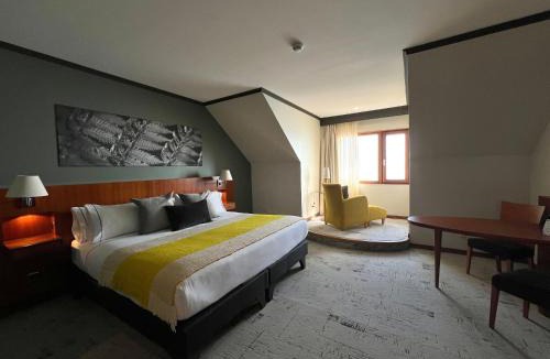 Las Chilcas Hotel | Park Lake Luxury Hotel