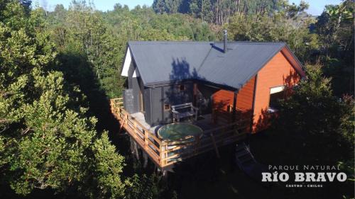 Castro Cabin | Parque Natural Rio Bravo Lodge