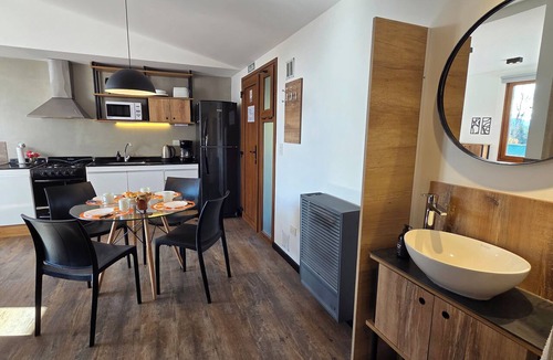 Playa Bonita Apartment | Perfect for families: views of Cerro Catedral, a beach 300 meters away, and fast Wi-Fi.