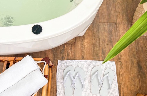 Zona Leste Apartment | Private jacuzzi next to the subway.