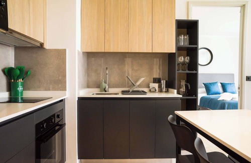 Bellavista Apartment | Providencia Loft: 2 Bedrooms, Balcony & Amenities