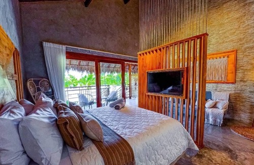 Corguinho House | Quarto triplo beira mar
