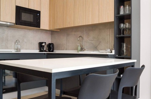 Bellavista Apartment | Quiet Urban Retreat 2BR Apartment in Providencia