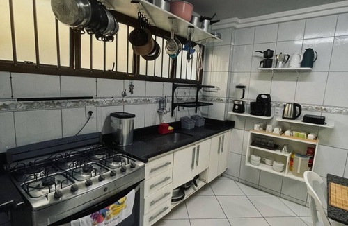 Pituba House | Refugio Raizes Hostel