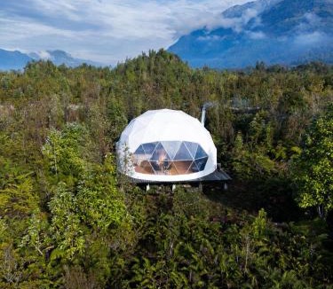 Hornopiren National Park House | Refugio Volcán Hornopiren