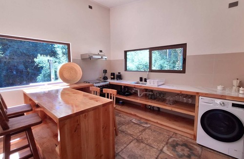 Loncoche Cabin | Riverside Cabin Retreat: Hot Tub, Nature & Peaceful Escape