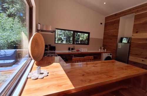 Loncoche Cabin | Riverside Cabin Retreat: Hot Tub, Nature & Peaceful Escape