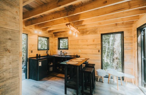 Curarrehue Ski Chalet | RUKAKUTRAL refugio de bosque