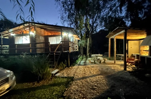 Dique Lujan Cabin | Rustic Cabin in Dique Luján with Grill and Fireplace