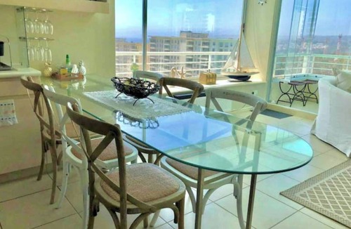 Algarrobo Apartment | Septiembre en la Playa Para 4, Parrilla, Jacuzzis