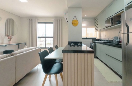 Zona 01 Apartment | Sophisticated Retreat in Downtown Maringa - TV304